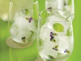 fresh blooms and fresh mint in ice cubes will make your wedding cocktails more special and cool