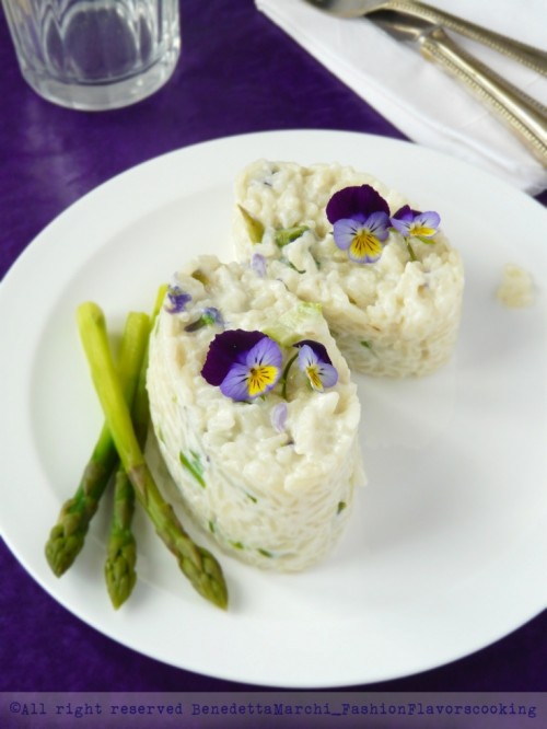 beautiful risotto topped with pansies and with asparagues will be a gorgeous hot dish for your wedding, suitable for vegetarians