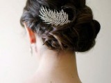 a feather-shaped rhinestone headpiece will be a gorgeous idea for an art deco or glam vintage bride