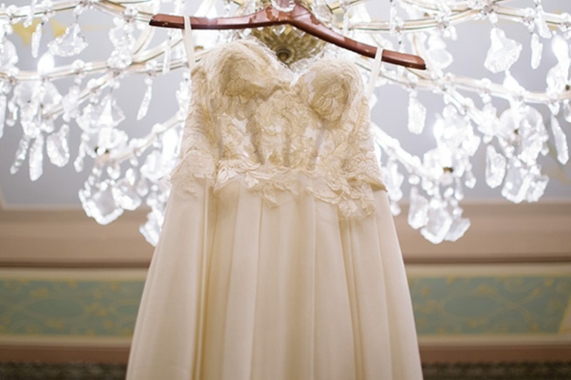 Picture Of elegant christmas themed wedding inspiration  3