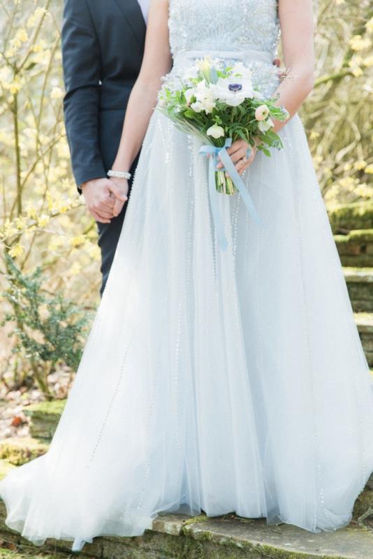 Elegant dusky blue wedding inspiration at the dutch castle  16