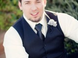 a white fabric bloom boutonniere is a stylish and cool idea that will match many groom’s look with a vintage feel