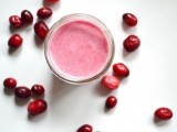 fabulous-and-all-natural-diy-cranberry-lip-gloss-for-bridesmaids-3