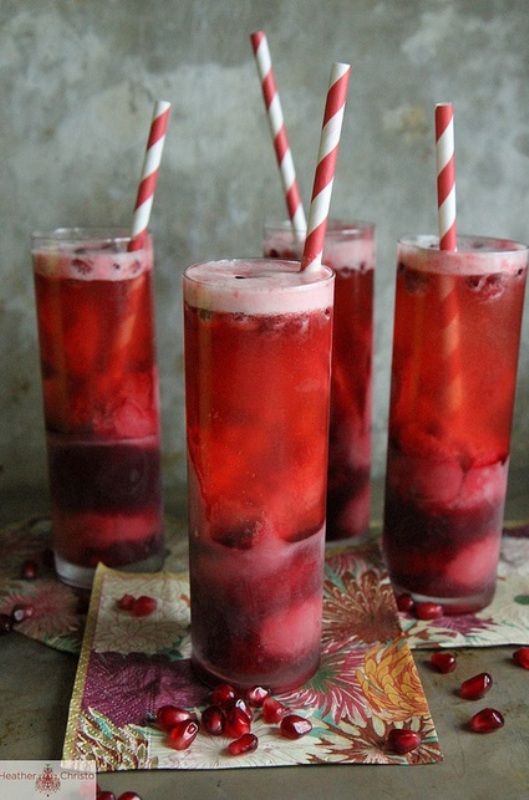 red cranberry drinks as signature ones for a fall or winter wedding