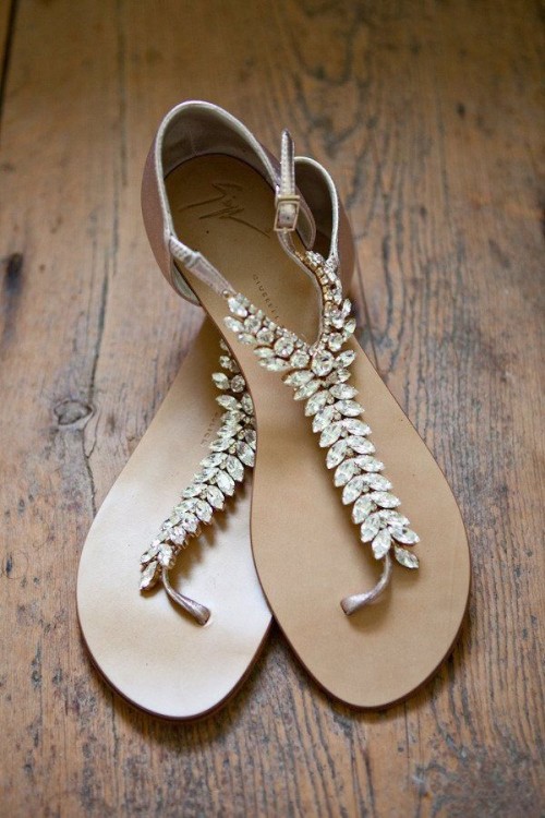 wedding thong sandals with embellished straps and ankle straps are amazing for a wedding in summer, for example, for a beach or boho one