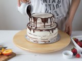how-to-bake-a-naked-wedding-cake-at-home-2