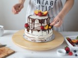 how-to-bake-a-naked-wedding-cake-at-home-3