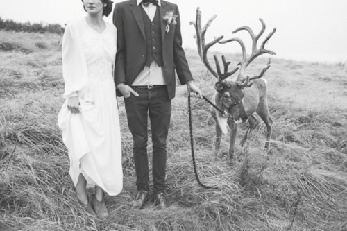 Incredible Vintage Woodland Winter Wedding Inspiration