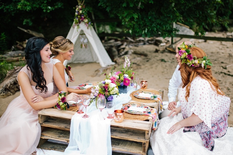 Intimate and colorful boho beach wedding inspiration  16