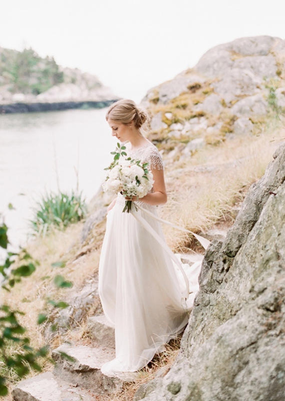 Intimate And Gentle Coastal Blue Wedding Inspirational Shoot