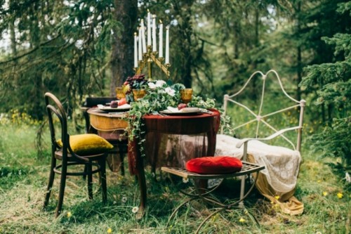 Intimate Vintage-Inspired Forest Wedding