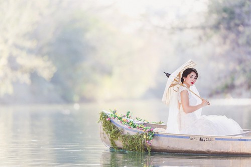 Lovely Canoe Trash The Dress Post Wedding Shoot In Texas