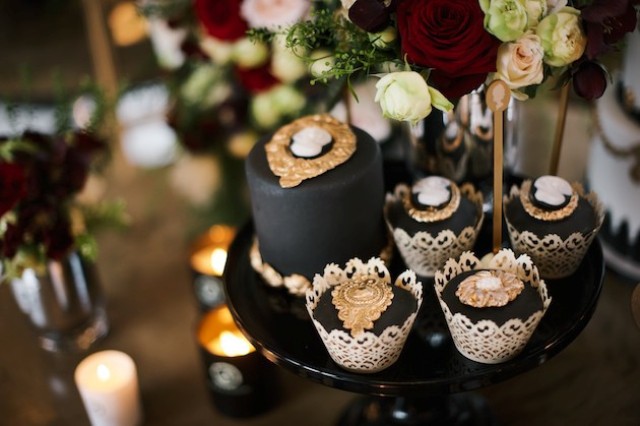 Luxurious and glam black and gold wedding shoot  2