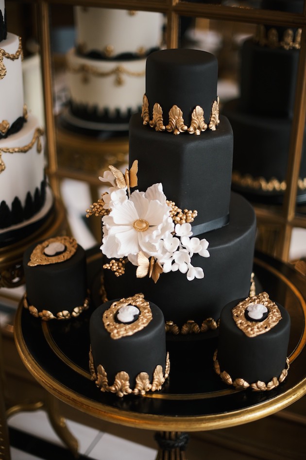 Picture Of luxurious and glam black and gold wedding shoot  5