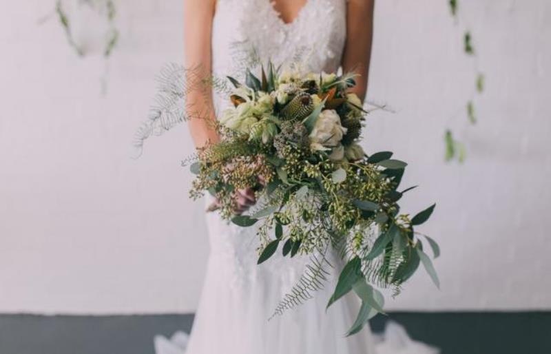 Modern wedding inspiration with lots of greenery  9