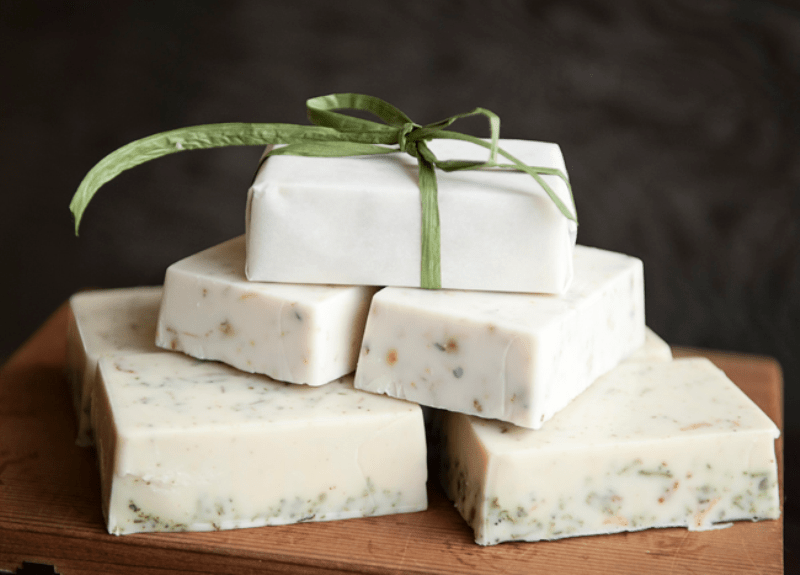 Natural And Pretty Diy Soaps For Wedding Guests Favors