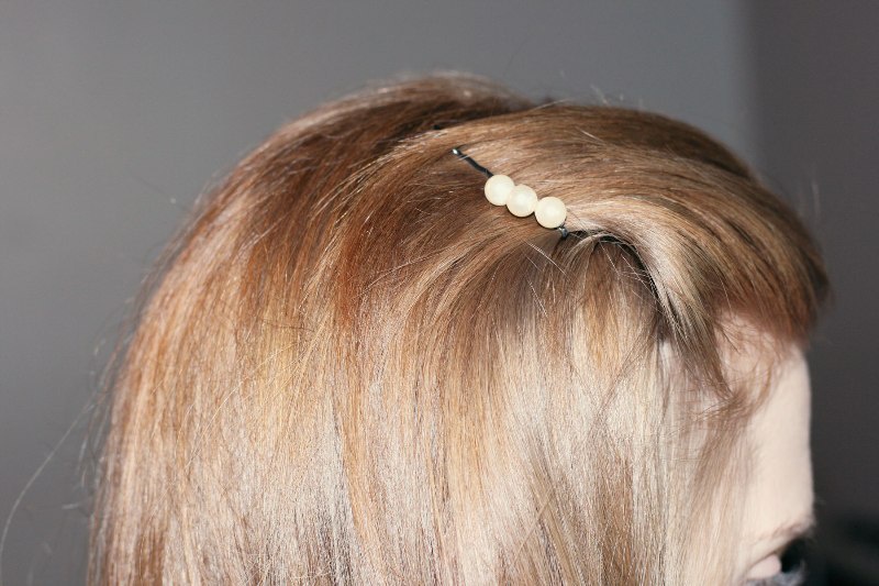 Picture Of pretty diy pearl hairpins to adorn your wedding hairstyle  4