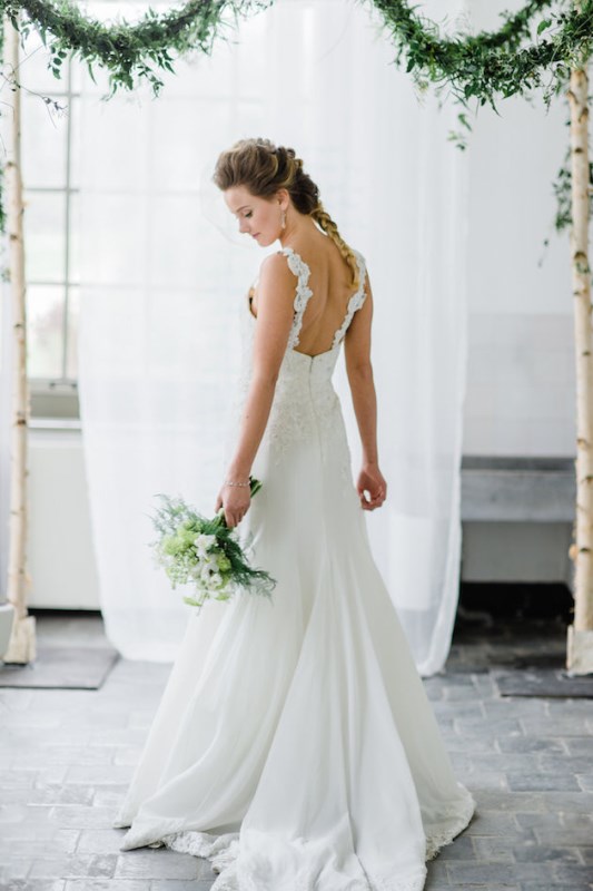 Picture Of pure and natural green and white wedding inspiration  4
