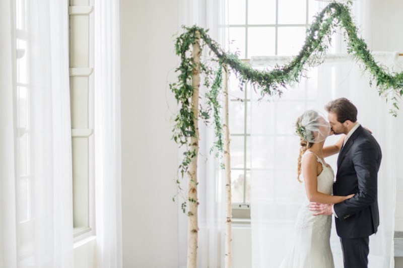 Pure and natural green and white wedding inspiration  9