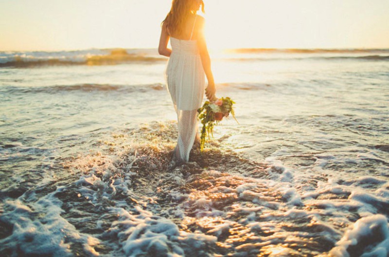 Relaxed and feminine seaside bridal shower inspiration  22