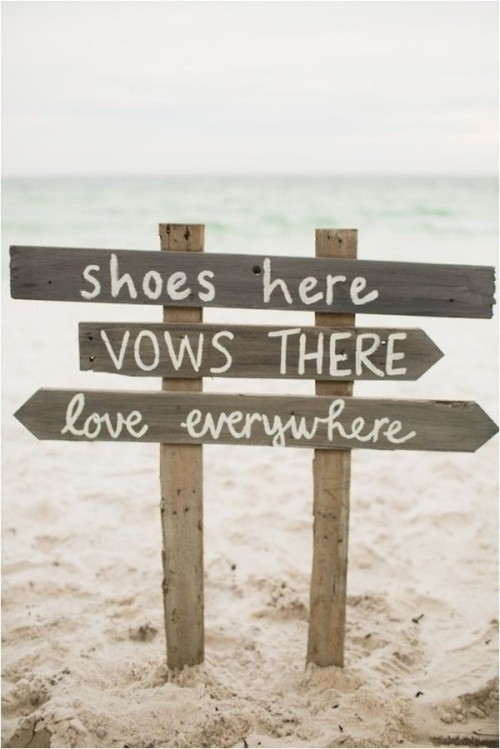 a relaxed wood plank sign is necessary for a beach wedding, and you can easily DIY it