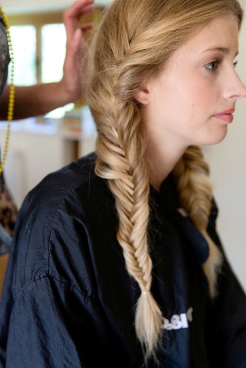Romantic And Messy Diy Fishtail Braid Wedding Hairstyle