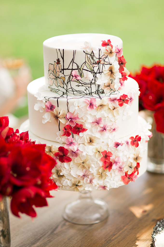 Romantic renaissance wedding inspiration with lush florals  8