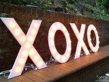 shiny-and-cute-diy-marquee-letters-for-your-wedding-1