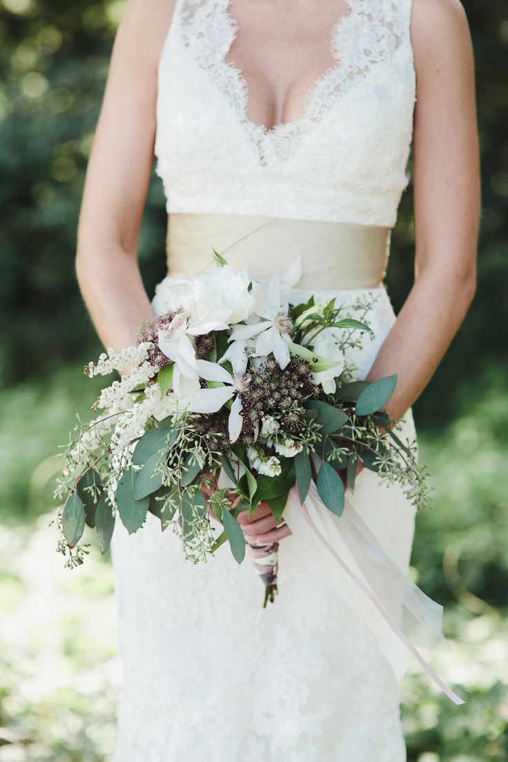 Top Dresses To Wear To A Barn Wedding  Learn more here 