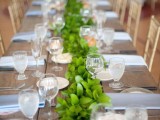 a cute foliage table runner is a chic idea for a simple tablescape, it’s easy to DIY