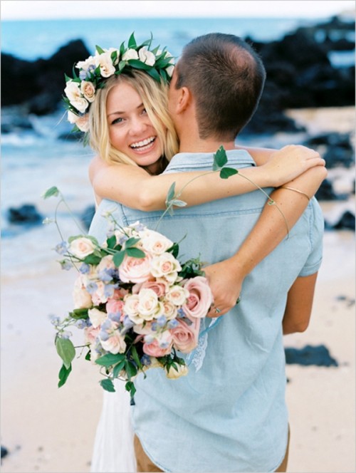Sunny And Refreshing Hawaiian Engagement Session