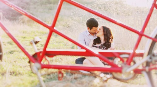 Sunny Engagement Session With Heart Balloons