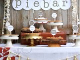 a rustic Thanksgiving pie bar is a perfect idea for such a wedding, serve some delicious homemade pies to make your wedding perfectly cozy