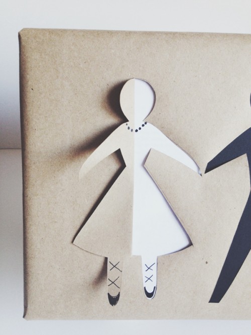 The Cutest And Easiest Diy Paper Doll Bridal Gift Wrap