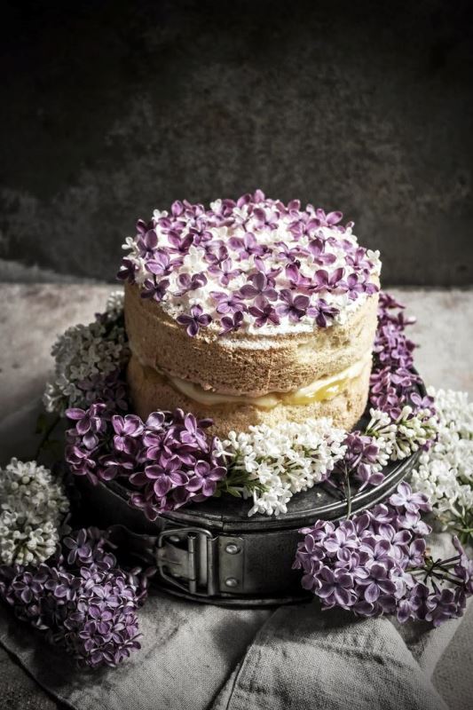 The hottest 2015 wedding trend 25 lovely flowerfetti wedding cakes  12