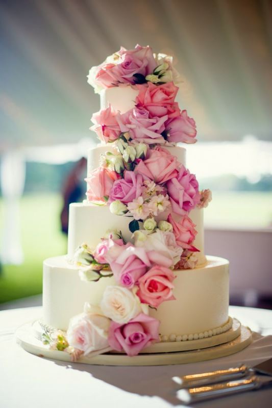 Picture Of the hottest 2015 wedding trend 25 lovely flowerfetti wedding cakes  7
