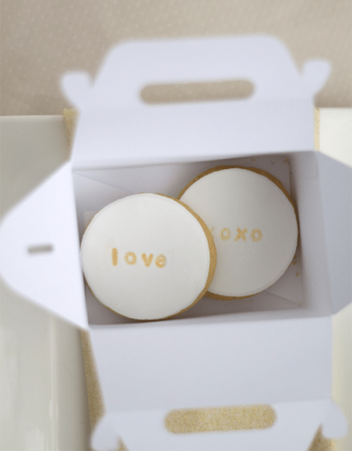 The Loveliest DIY Stamped Cookie Favors For Your Guests