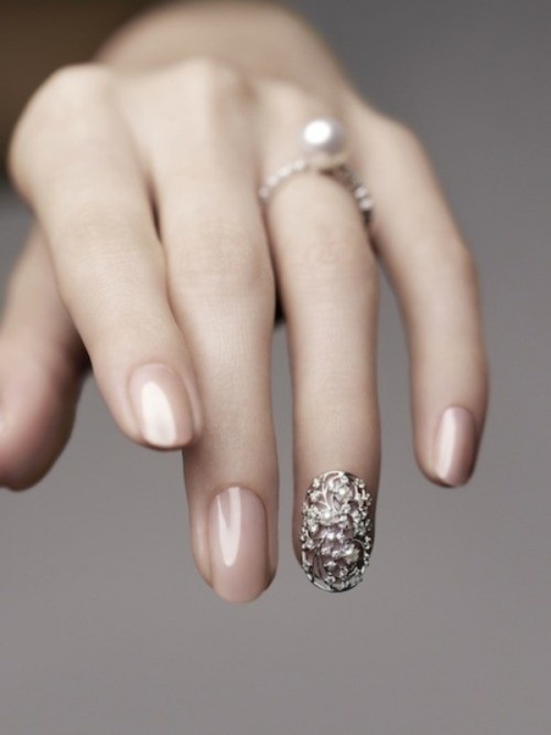 19 Examples Of The Newest Wedding Trend: The Ring Finger Nails Decor