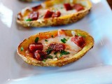 mini pizzas made of little sweet potato slices, herbs and sausages are great – warming, small and nutricious